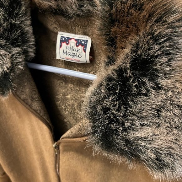 Women's Fur Collar Coat - Picture 3 of 6